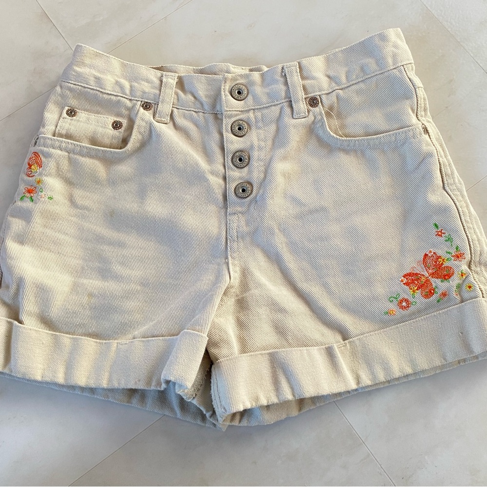 Embroidered Butterfly Beige Shorts